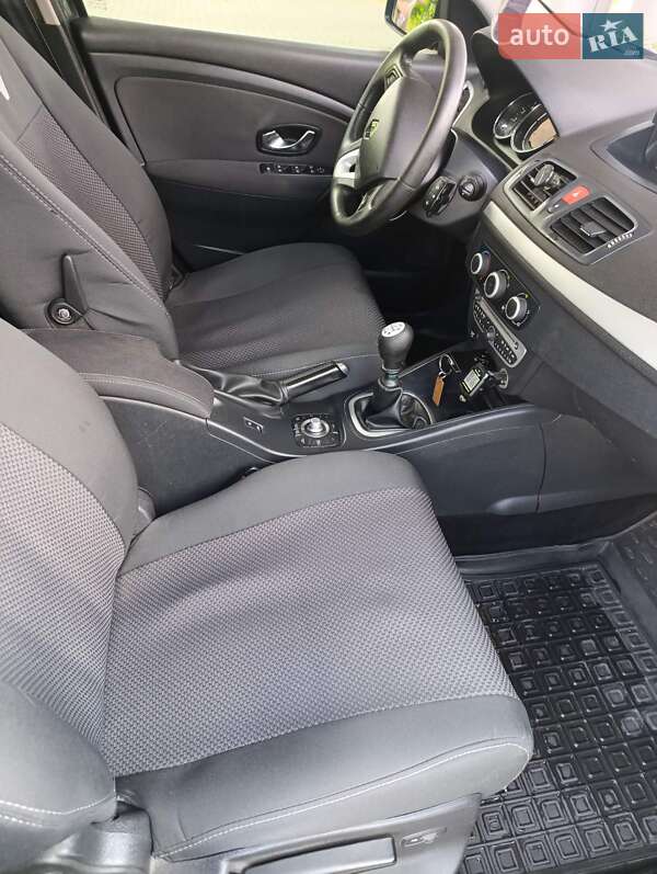 Универсал Renault Megane 2011 в Староконстантинове