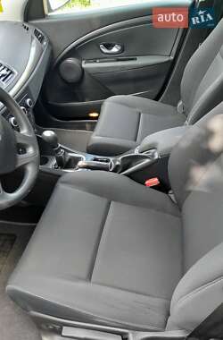 Универсал Renault Megane 2011 в 