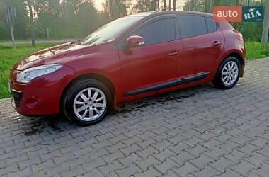 Хэтчбек Renault Megane 2010 в Глухове