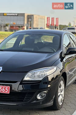 Хэтчбек Renault Megane 2012 в 