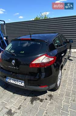 Хэтчбек Renault Megane 2009 в 