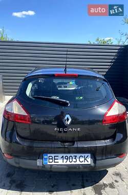 Хэтчбек Renault Megane 2009 в 