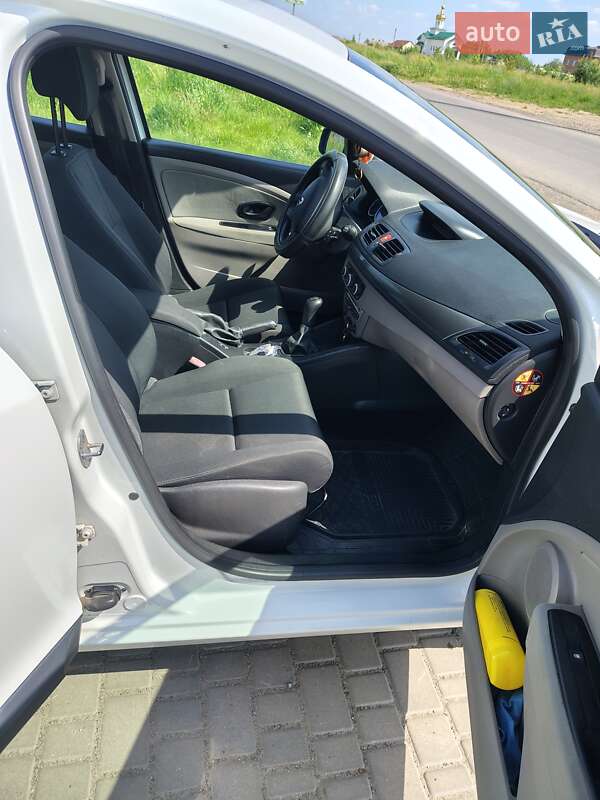 Хэтчбек Renault Megane 2011 в Умани