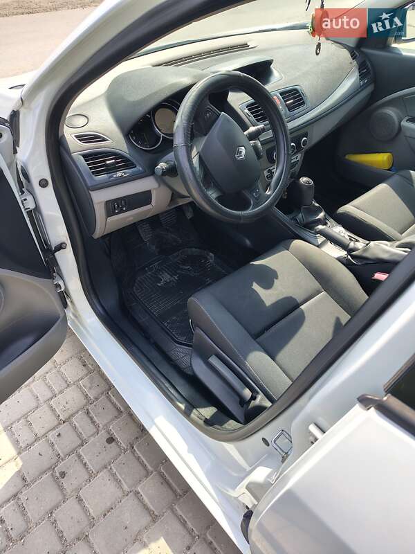 Хэтчбек Renault Megane 2011 в Умани