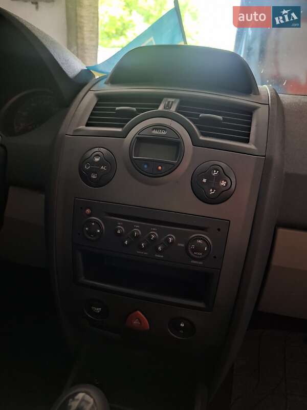 Седан Renault Megane 2006 в Борисполе фото 31 Седан Renault Megane 2006 в Борисполе