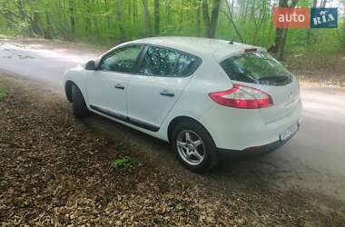 Хетчбек Renault Megane 2011 в 