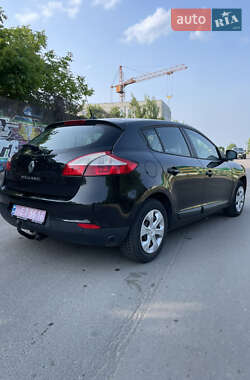 Хэтчбек Renault Megane 2009 в 