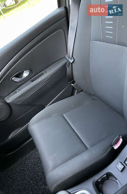 Хэтчбек Renault Megane 2009 в 