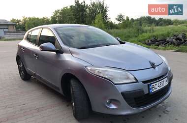 Хэтчбек Renault Megane 2010 в 