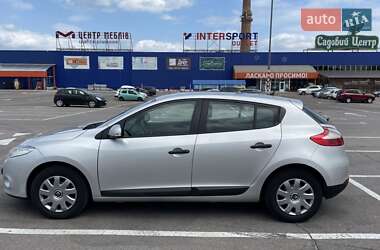 Хетчбек Renault Megane 2011 в 
