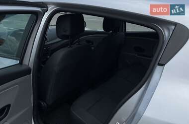 Хетчбек Renault Megane 2011 в 
