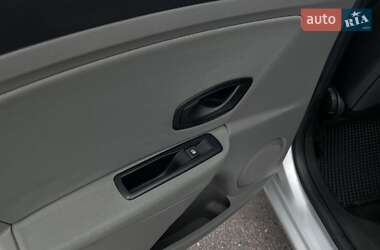 Хетчбек Renault Megane 2011 в 