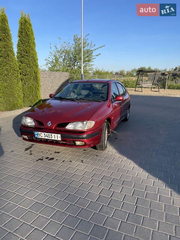 Хэтчбек Renault Megane 1997 в 