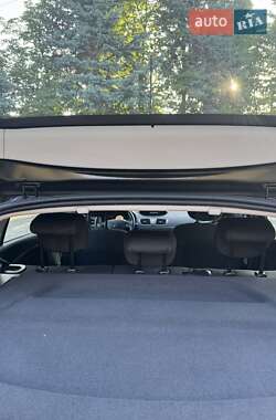 Хэтчбек Renault Megane 2011 в 