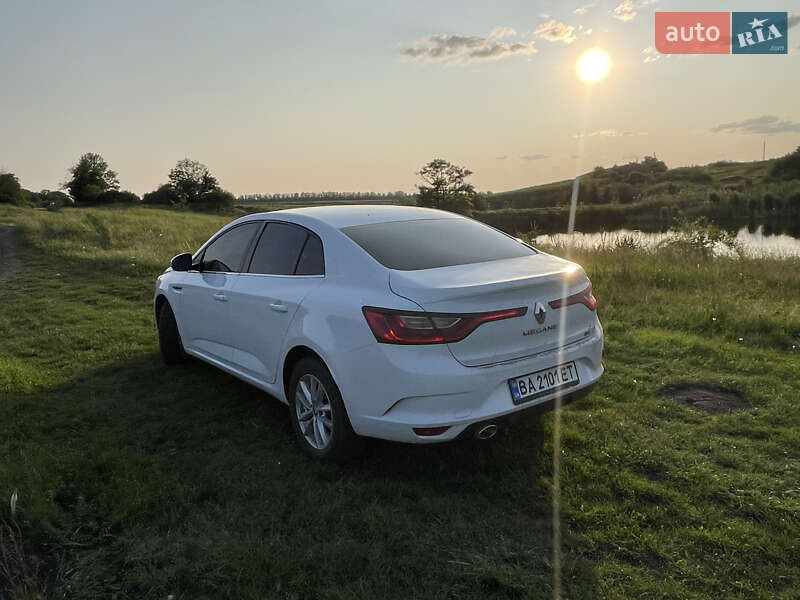 Седан Renault Megane 2017 в Новоукраинке