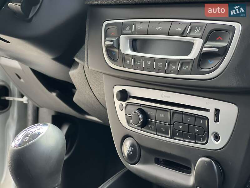 Универсал Renault Megane 2015 в Ровно фото 16 Универсал Renault Megane 2015 в Ровно