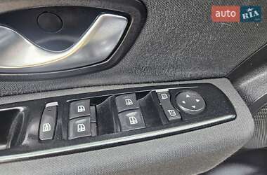 Хэтчбек Renault Megane 2010 в 