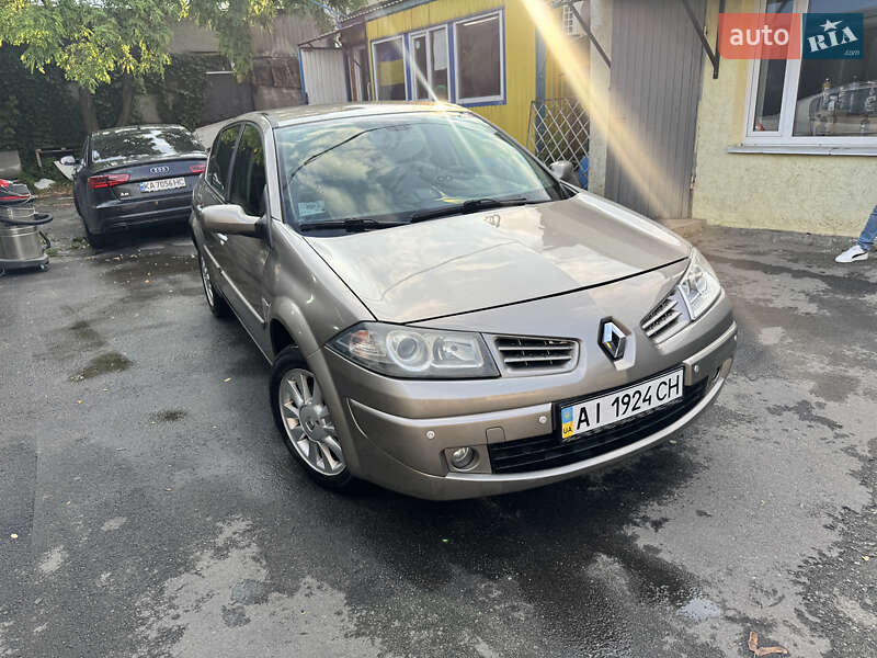 Седан Renault Megane 2009 в 
