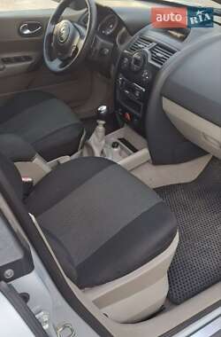 Хэтчбек Renault Megane 2004 в 