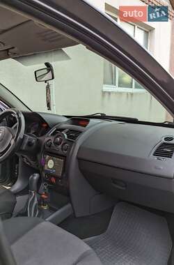Седан Renault Megane 2004 в 