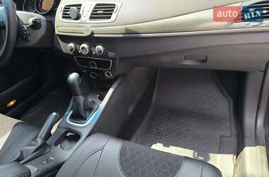 Хэтчбек Renault Megane 2009 в 