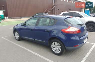 Хетчбек Renault Megane 2010 в 