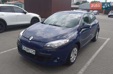 Хетчбек Renault Megane 2010 в 