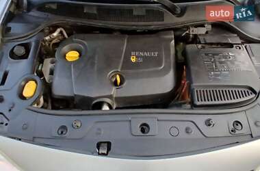 Хэтчбек Renault Megane 2004 в 