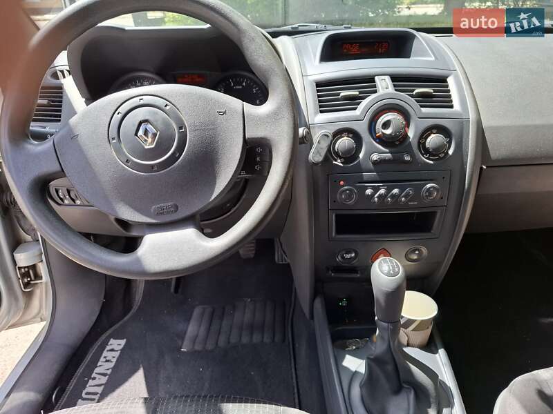 Универсал Renault Megane 2004 в Гайвороне фото 6 Универсал Renault Megane 2004 в Гайвороне