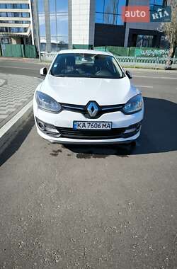 Хэтчбек Renault Megane 2015 в 