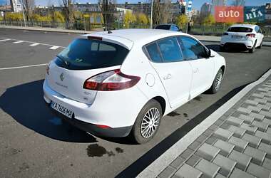 Хэтчбек Renault Megane 2015 в 