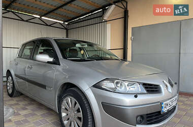Хэтчбек Renault Megane 2005 в 