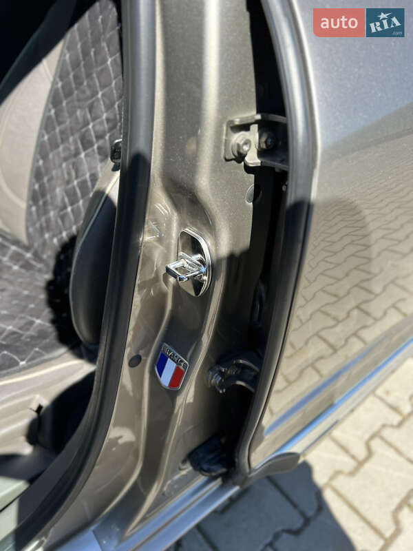 Хэтчбек Renault Megane 2012 в Новоселице