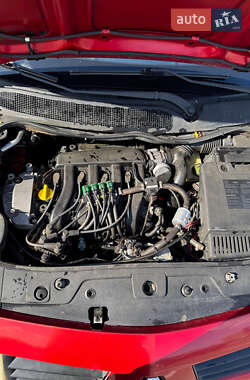 Седан Renault Megane 2004 в 