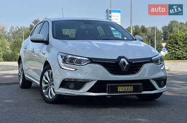 Хэтчбек Renault Megane 2018 в 