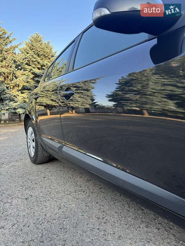 Хэтчбек Renault Megane 2011 в Вознесенске