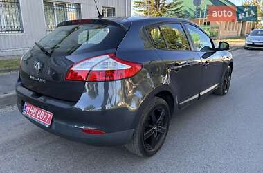 Хэтчбек Renault Megane 2012 в 