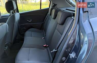 Хэтчбек Renault Megane 2012 в 