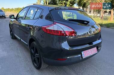 Хэтчбек Renault Megane 2012 в 