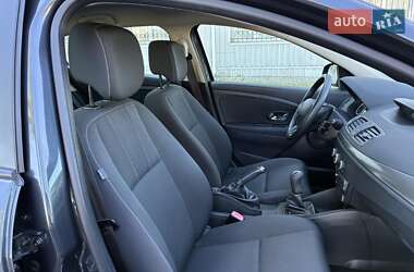 Хэтчбек Renault Megane 2012 в 