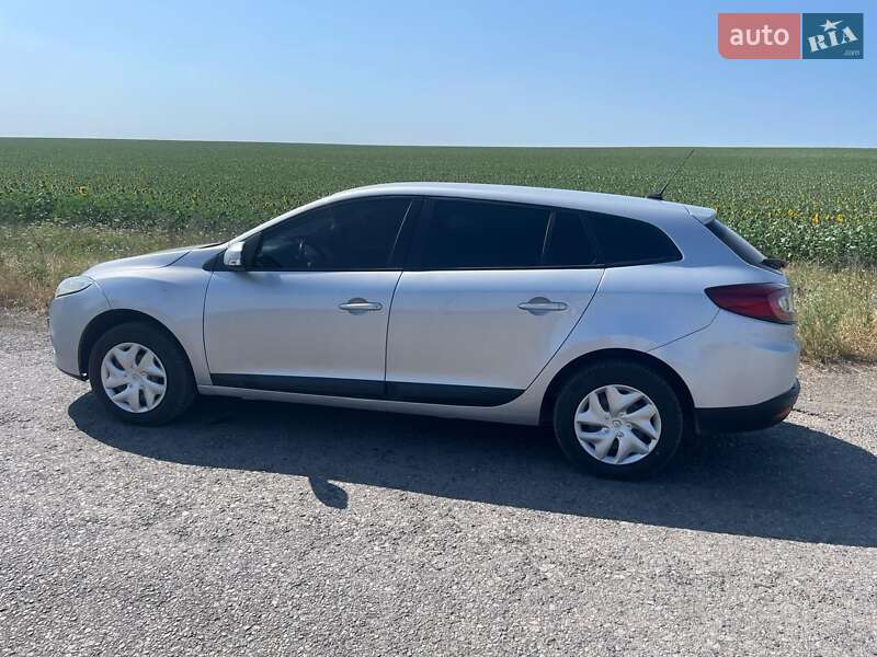 Универсал Renault Megane 2011 в Кривом Роге фото 4 Универсал Renault Megane 2011 в Кривом Роге