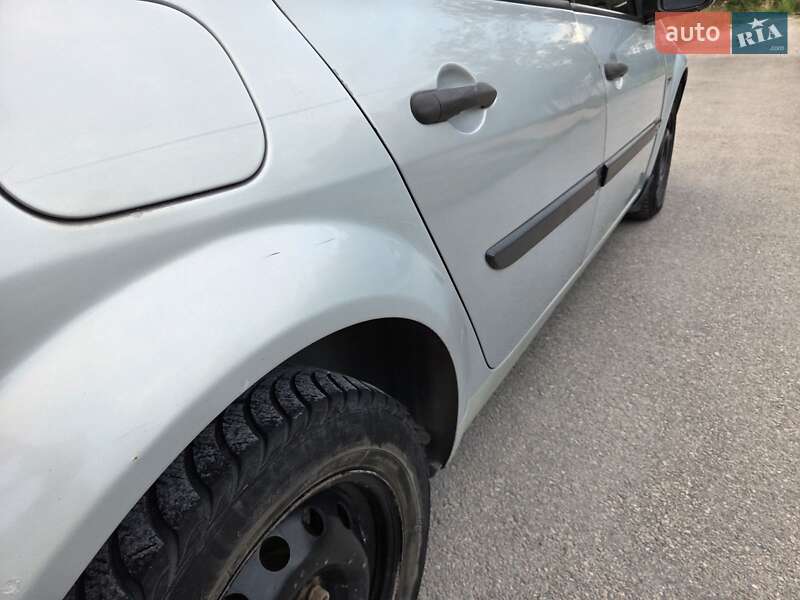 Седан Renault Megane 2004 в Каменском