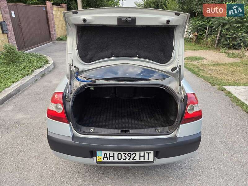 Седан Renault Megane 2004 в Каменском