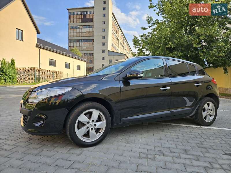 Хэтчбек Renault Megane 2009 в 