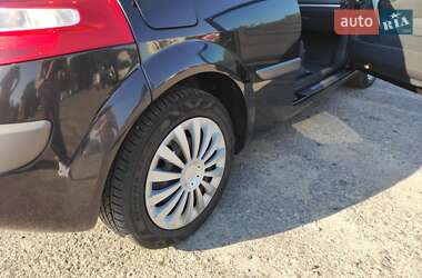 Хэтчбек Renault Megane 2005 в 