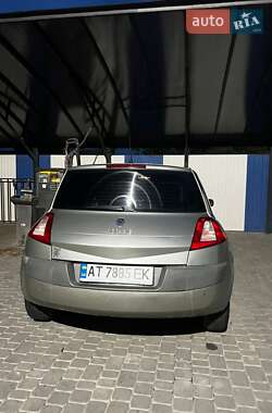 Хэтчбек Renault Megane 2004 в 