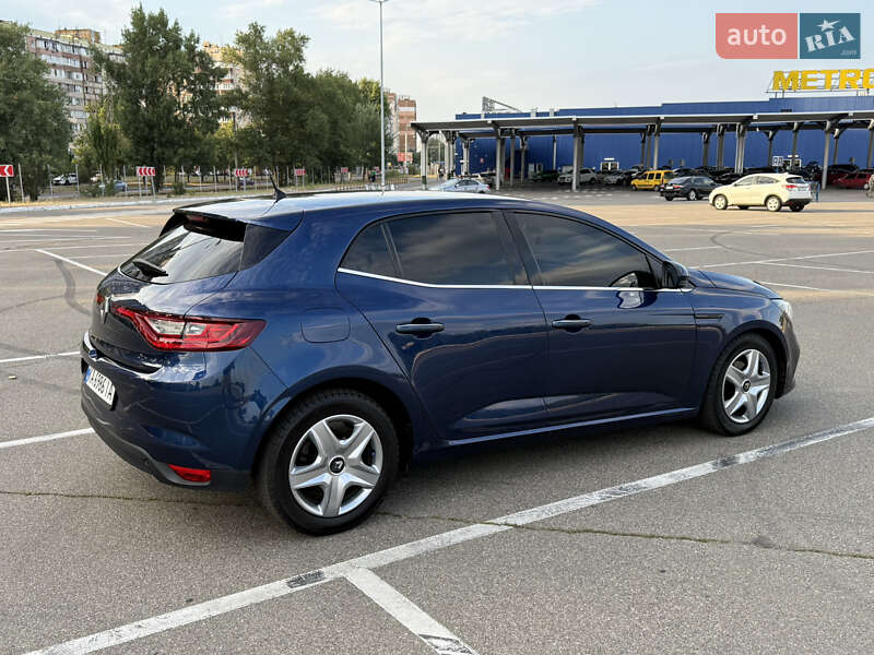 Хэтчбек Renault Megane 2016 в Киеве