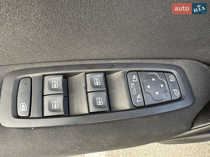 Хэтчбек Renault Megane 2016 в Киеве