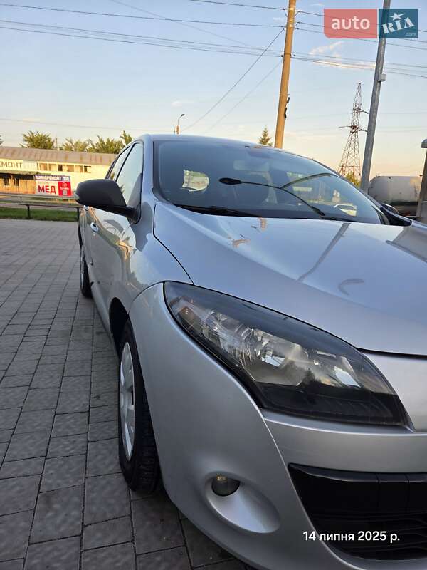 Хэтчбек Renault Megane 2011 в Тернополе