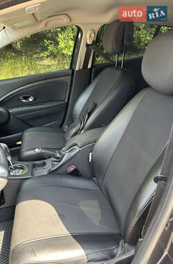 Хэтчбек Renault Megane 2012 в 